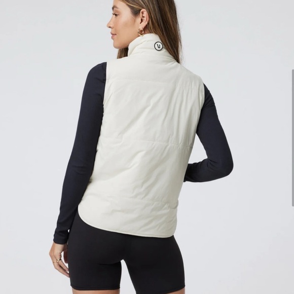 NWT - Vuori Canyon Insulated Vest - White Zip-Up Vest - Small - Picture 2 of 12
